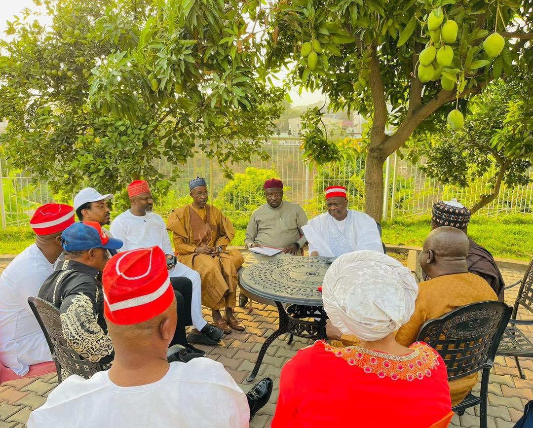 Pleased to receive the Sen. Abdurrahman Kawu Sumaila-led members of the Edo State NNPP Gubernatorial Primary Election Committee, alongside members of the party’s NWC, today, at my residence. I congratulated them on the success of the exercise, which produced Dr. Azemhe Azena as…