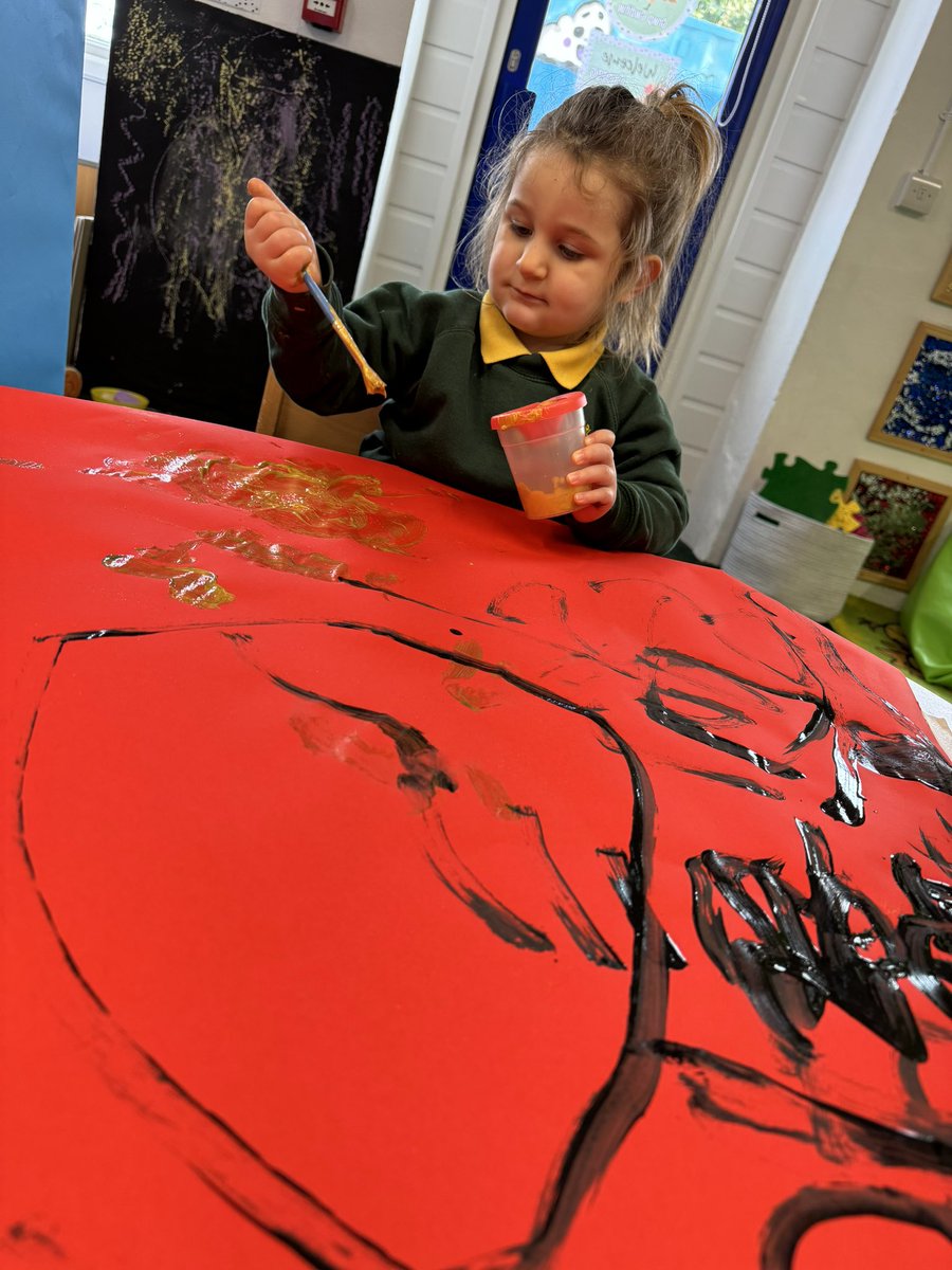 PlasmarlPrimary's tweet photo. Today the Gwdihws have been exploring Chinese New Year! We have created some beautiful Chinese inspired art, counted the coins into the correct envelope and created dragons in playdoh 🐉 #PlasHum #PlasArts #PlasNum https://t.co/NVLzV38ya4