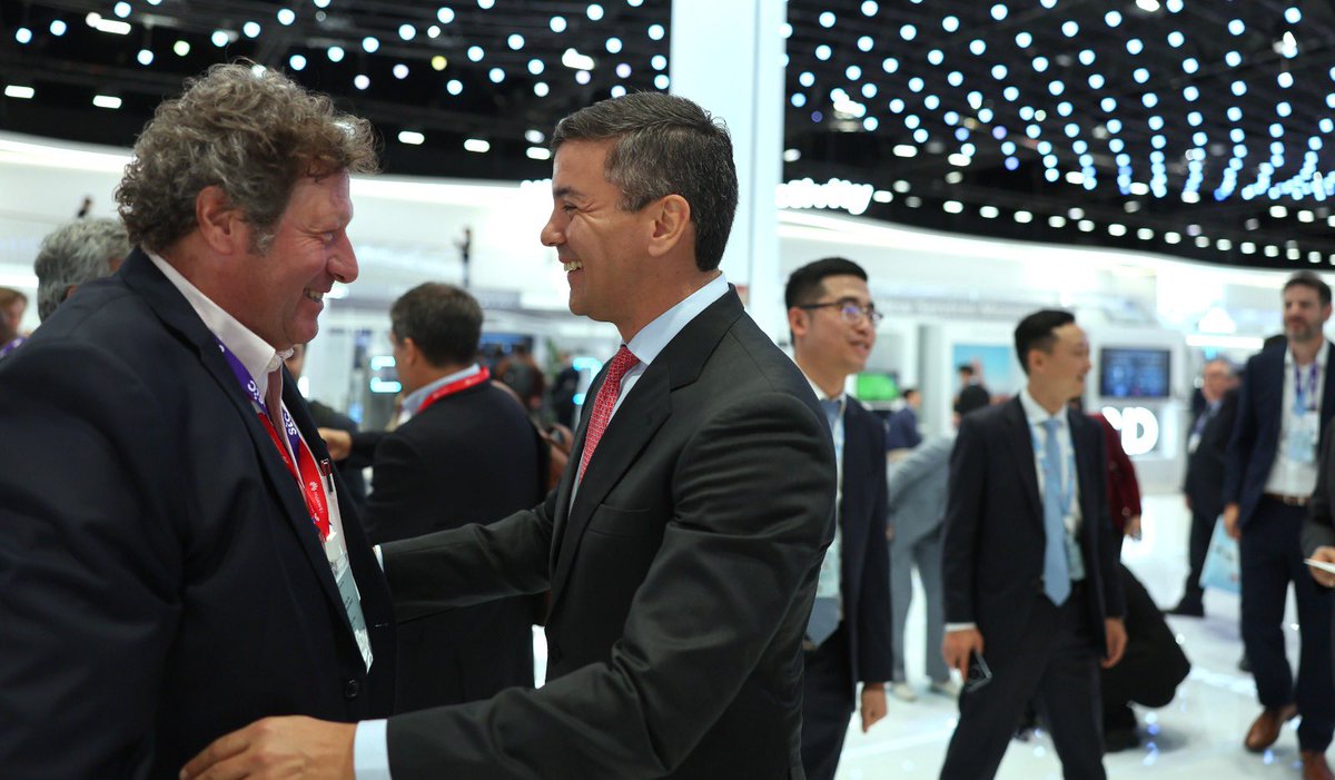 SantiPenap's tweet photo. En el encuentro con directivos de Huawei exploramos nuevas oportunidades de inversión en soluciones TIC en nuestro país, para avanzar hacia una mayor conectividad y desarrollo digital en nuestro país y en la región. https://t.co/64fRjJSeCP