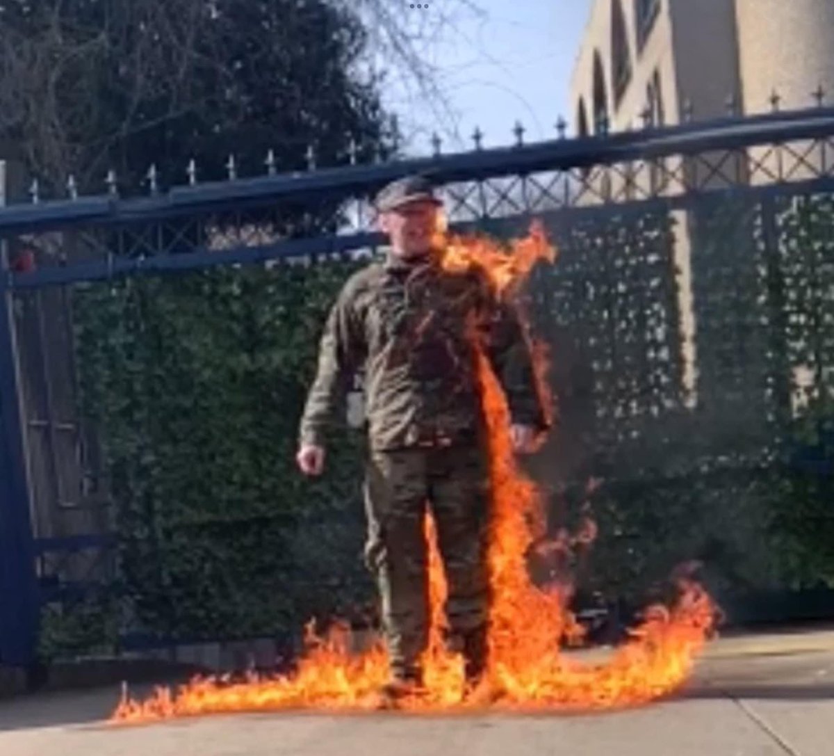 حركة المقاومة الإسلامية #حماس تنعي الطيار الأمريكي آرون بوشنل الذي أشعل النار في نفسه أمام السفارة الصهيونية بواشنطن، احتجاجا على الدعم الأمريكي غير المسبوق للعدو الصهيوني النازي في حربه على #غزة
-----------------------

🔻 تصريح صحفي 🔻

نعرب في حركة المقاومة الإسلامية (حماس) عن