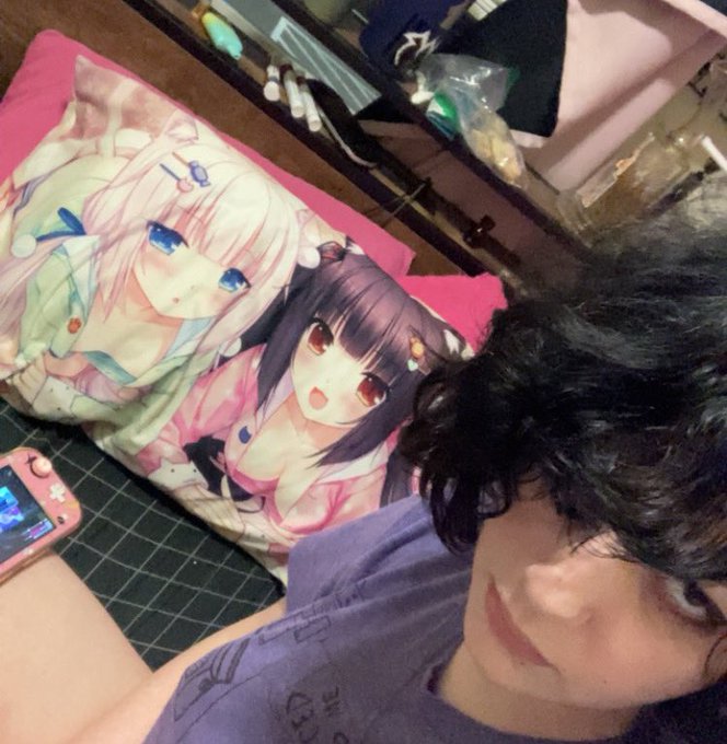 Come over rn https://t.co/LNc595BoeG