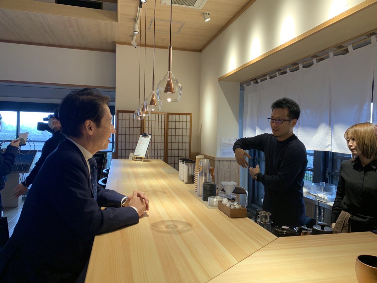 benben19791112's tweet photo. 小倉城天守閣『Castle Cafe』に、北九州市長である武内市長が来てくださいました☕️
#小倉城
#castlecafe
#キャッスルカフェ
#北九州市
#北九州市長
#武内市長 https://t.co/bIJ45kiLZ2