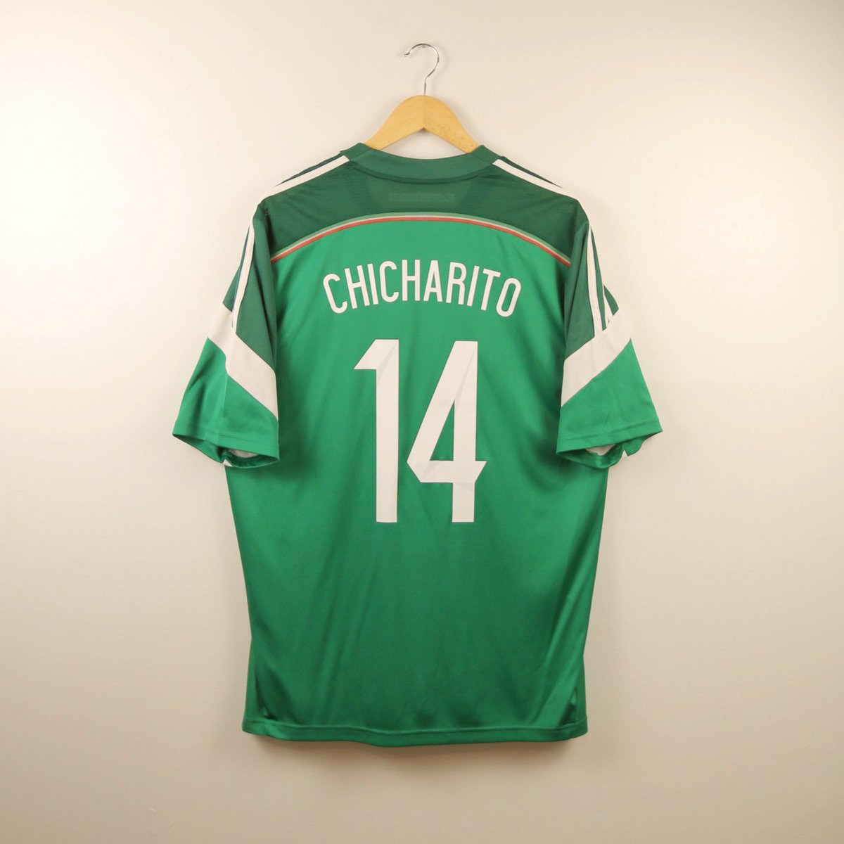 ClassicDiez's tweet photo. For sale:
Mexico 2014 Home - Chicharito - Size Men XL

Leicester City 16/17 Home - Vardy -  Size L 

Located in Kew East
Happy to send more photos 
Shipping Worldwide available 

Check out more football shirts for sell
Web: https://t.co/krtdfbRIeC
EBay: https://t.co/qbUYYMrfMq https://t.co/kXZfsemL8T