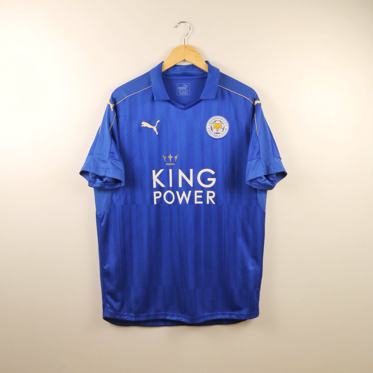 ClassicDiez's tweet photo. For sale:
Mexico 2014 Home - Chicharito - Size Men XL

Leicester City 16/17 Home - Vardy -  Size L 

Located in Kew East
Happy to send more photos 
Shipping Worldwide available 

Check out more football shirts for sell
Web: https://t.co/krtdfbRIeC
EBay: https://t.co/qbUYYMrfMq https://t.co/kXZfsemL8T