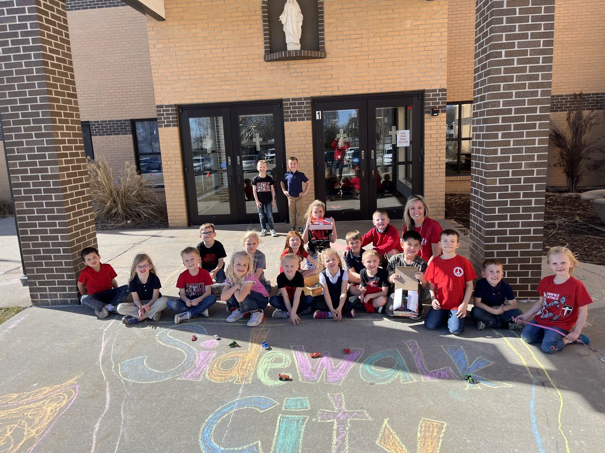 Sidewalk city with the Kinders this afternoon 🌞<a href="/NorfolkCatholic/">Norfolk Catholic School</a> #ItStartsWithArt
