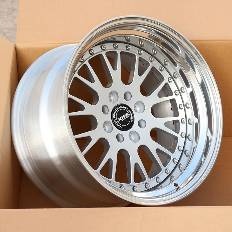 JovaWheels's tweet photo. Custom wheels for Toyota celica ta22 1974
front 17x9j, rear 17x10j  with negative offset

#toyotawheels #celicarims #customwheels #negativeoffset #deepdishrims https://t.co/ZaH8c91g3g