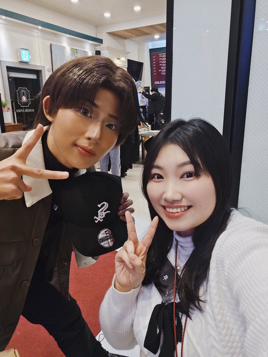 ru1807's tweet photo. #날연어_후기
제가 헤이지 최애라 넘넘 행복한 시간을 보냈습니다🫠💕✨️ 
누군가의 북흐러운 지인(?)이 될까봐 널뛰는 마음를 누르고 나름 차분하게(?) 덕질하고 올 수 있어서 넘넘 기뻤어요😍
최애가 카드 교환까지 해줘서 감격의 눈물😭
항상 행복하시고 들숨의 건강 날숨의 재력🔥
👉♥️♥️♥️♥️♥️♥️ https://t.co/DsFUO26Q0Q