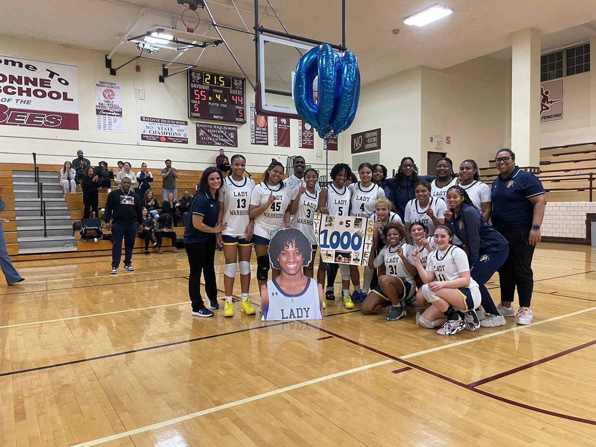 RobinsonElite's tweet photo. Congrats to misses 1K herself on reaching that milestone in her final HS game. 
1,000 🪣 
You did that @iyannacotten 
Off to St. Peters for another thousand or 2 🤞🏾🤝🏾 https://t.co/DZrjKdpXKM