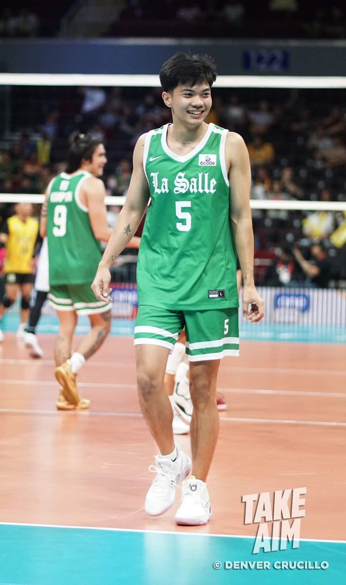 pause, tingnan nyo muna tong ngiti ni eco, okay scroll na ulit 😅