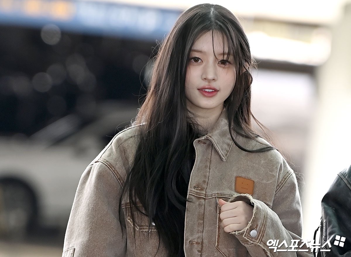 ILLIT ミンジュ （04）「清純さいっぱい」「漫画から出てきた女の子