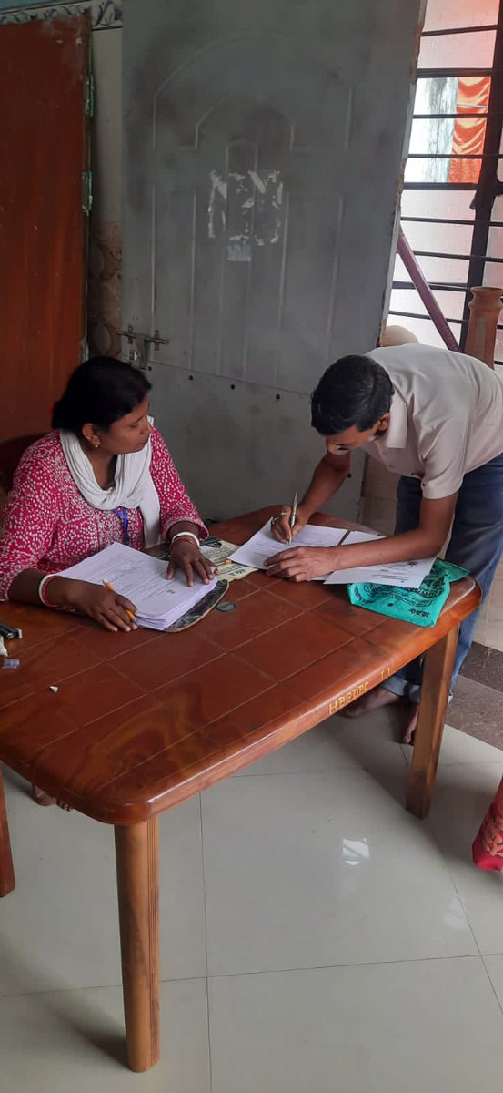 BPCLGAS_BANKURA's tweet photo. @BPCLGAS_BANKURA is contacting households #DOOR_TO_DOOR in BANKURA town and Barjora in Bankura GA. Convincing them to shift into #PNG under PNG-D Campaign by @PNGRB_ @BPCLimited @BPCLGasBusiness @PetroleumMin @HardeepSPuri 
#AAGE_BADHEY_PNG_CHUNEY https://t.co/dV1QADgKV2