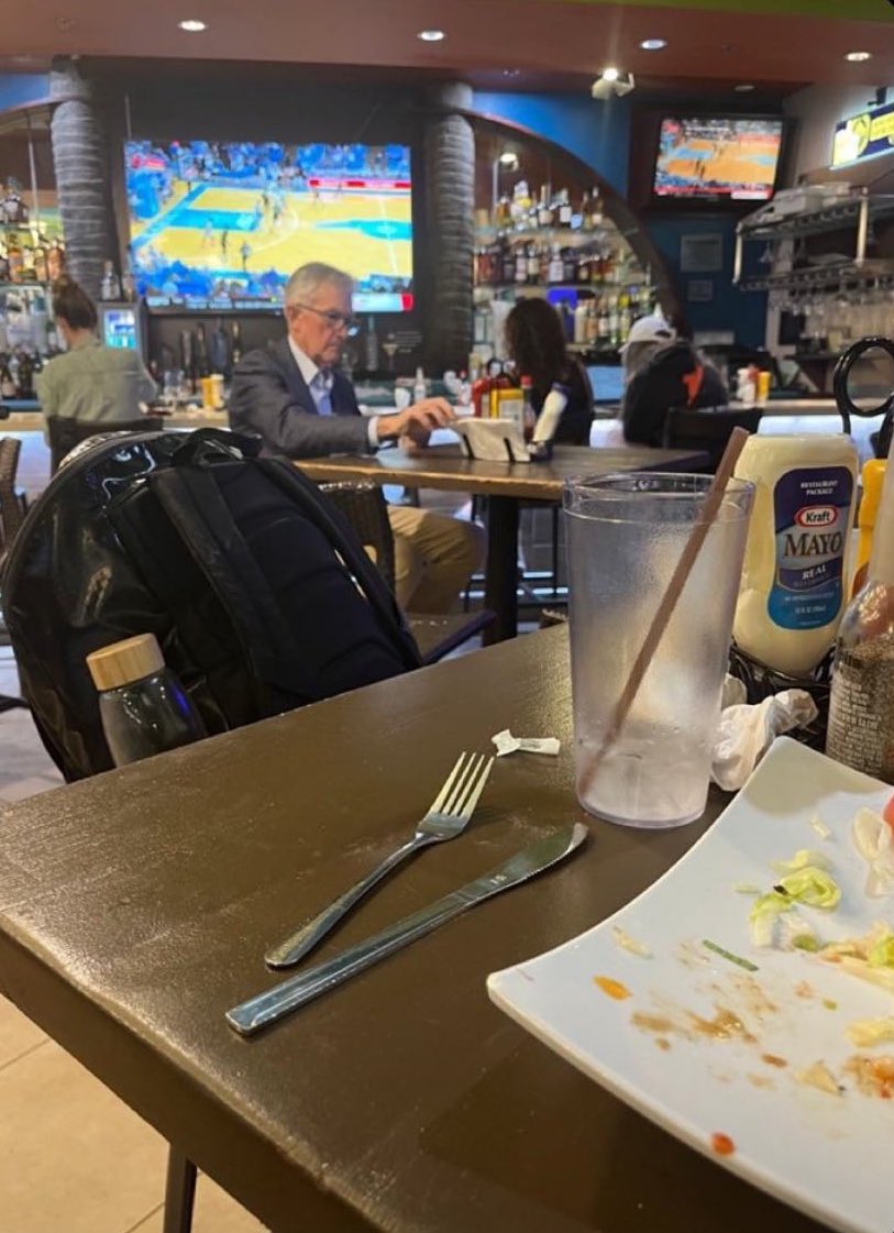 SoundDobad's tweet photo. 100 likes and I send him a drink and tell the waiter to say it’s from the retards. https://t.co/8JYjDBpOxJ