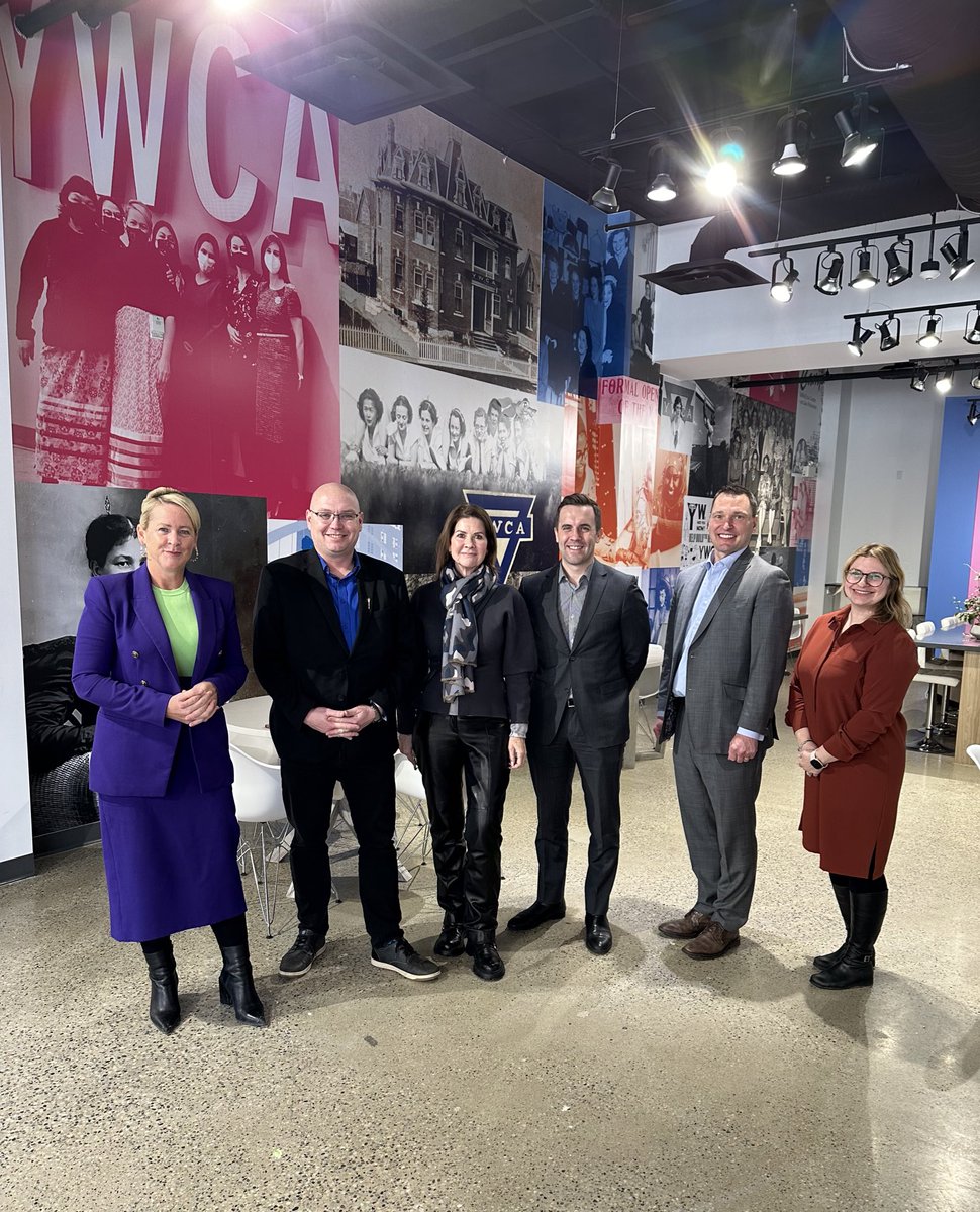 YWCAEdmonton's tweet photo. Thx to Minister of Children &amp; Family Services @SearleTurton for visiting our office today &amp; learning more about our youth programs. The Minister was joined by folks from @FriendlyFuture &amp; @TELUS. The foundation generously supports our youth counselling program. #ableg #yegyouth https://t.co/Z55jMu2wNe