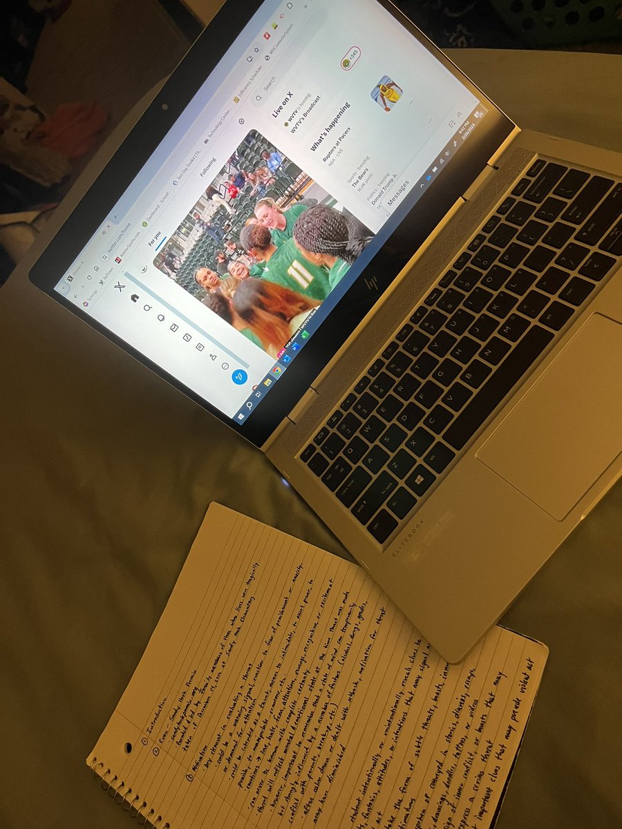 psdoyle715's tweet photo. When you know you should be preparing for your presentation at the Countywide Institute Day but you have better things to watch/do 🤷🏼‍♂️🤷🏼‍♂️
Great game, and fun to watch @WVWBB_Warriors, especially that shot to tie the game in regulation! https://t.co/afsH2m0oJR