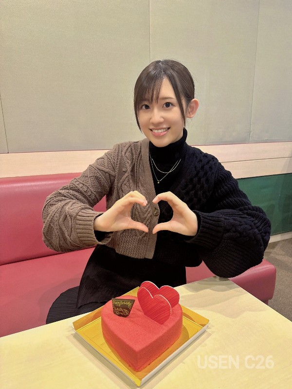 a_usen's tweet photo. 本日は #ミラクルクリエイト のパーソナリティ、

#高橋李依 さんのお誕生日🎉

高橋さん、お誕生日おめでとうございます❤️

番組でもお祝いしましたよー🥰🎂

#USEN https://t.co/ncbLIJVIK6