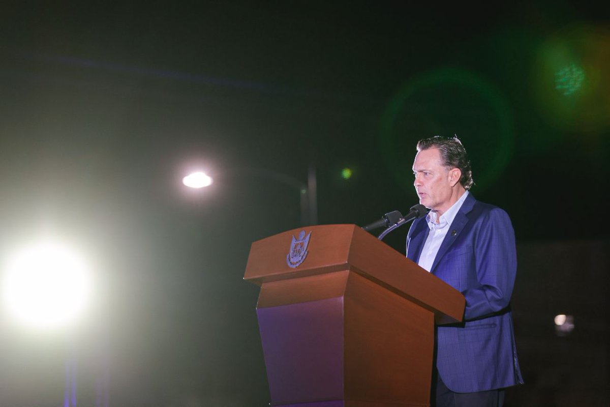 Desde el primer día de mi gobierno, me comprometí con las queretanas y los queretanos a que los delincuentes nunca nos tomarían con los brazos cruzados. Hoy les puedo decir que estamos cumpliendo, y por eso inauguramos el complejo más moderno de inteligencia, tecnología,