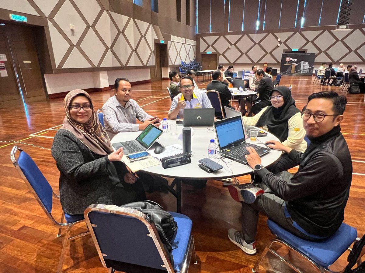 btm_cdpk's tweet photo. 27 Februari 2024 I Sedang berlangsung Bengkel Semakan Semula Polisi Keselamatan Siber &amp; Dasar Fasiliti JKR bertempat di @CREaTEJKR. Bengkel bermula hari ini akan berakhir pada 1 Mac 2023 telah dirasmikan Pengurus ICT Jabatan iaitu KBTM, CDPK

@masribaharuddin 
@CDPK_IPJKR https://t.co/gnSeyvJgZu