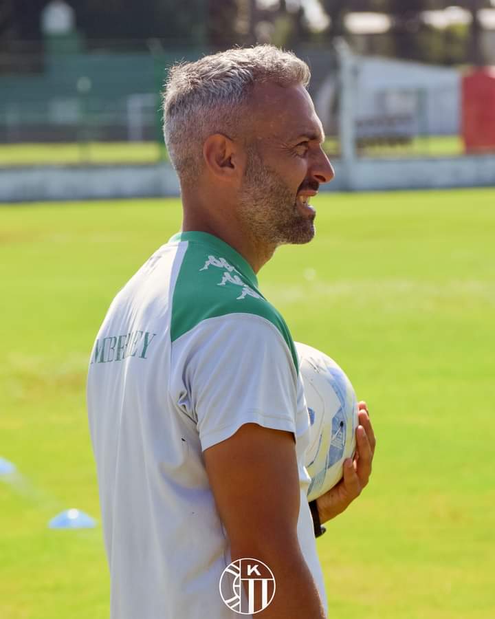 martwitero's tweet photo. Nueva aventura, mismo lugar. ¿Qué deparará el destino? Desde lo deportivo, no sé. Desde el trabajo, mucha entrega, disciplina y amor. Allá vamos #Kimberley #FederalA #Fútbol https://t.co/TCRSmt7JPi