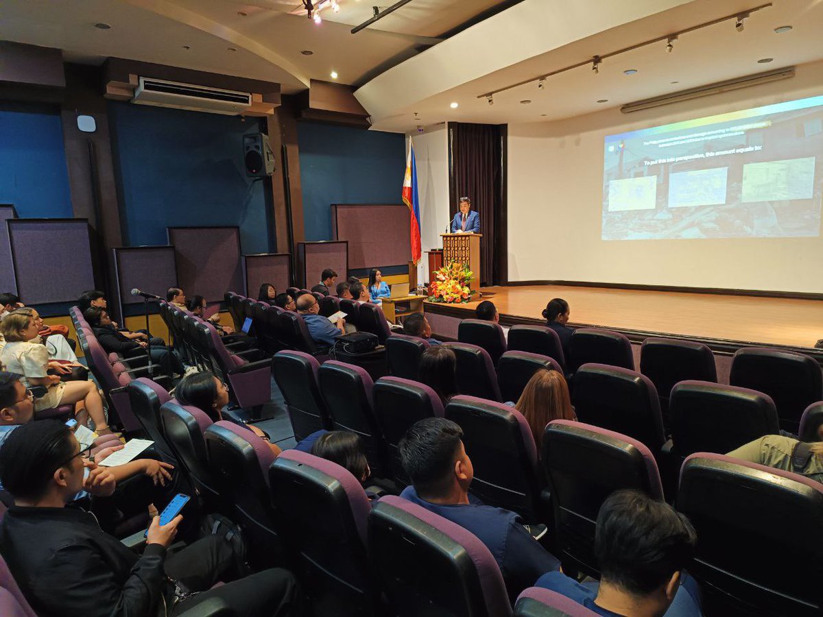 CCCPhlVCED's tweet photo. “Climate Change demands an interdisciplinary approach, bringing together scientists, policymakers, educators, and communities.”

- Sec. Robert E.A. Borje,
during the UST Annual Research Fortnight 2024

#ClimateAction 
#BuildRightFirstSight
#ClimateJusticePH https://t.co/lrOzqHjAdi
