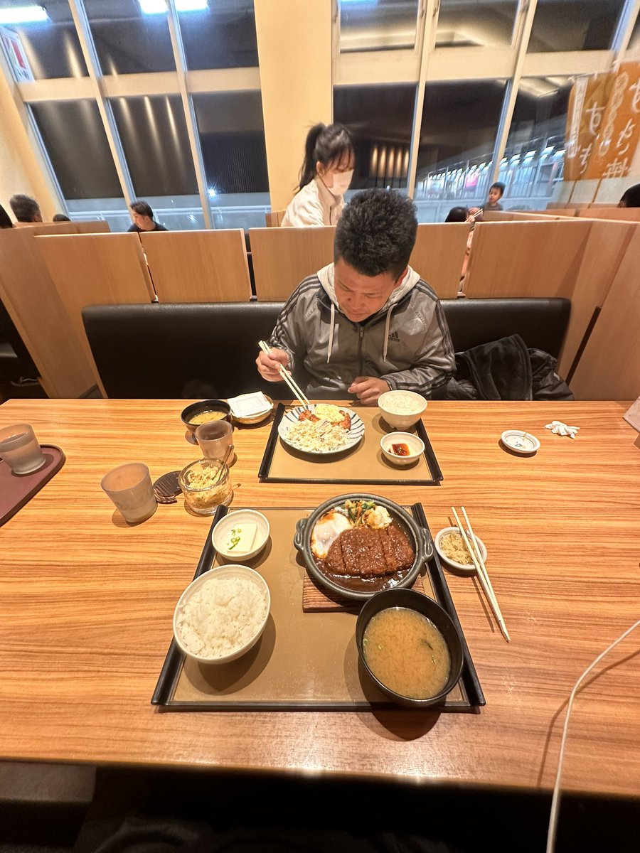 やよい軒で無限白米🍚
(ﾟｖﾟ)ﾒﾁｬｳﾏｰ!!