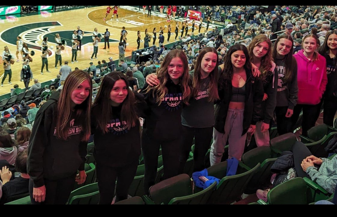 Brought our 8th grade hoop squad (-3) to watch MSU women’s team dominate Rutgers 💪🏻🏀
