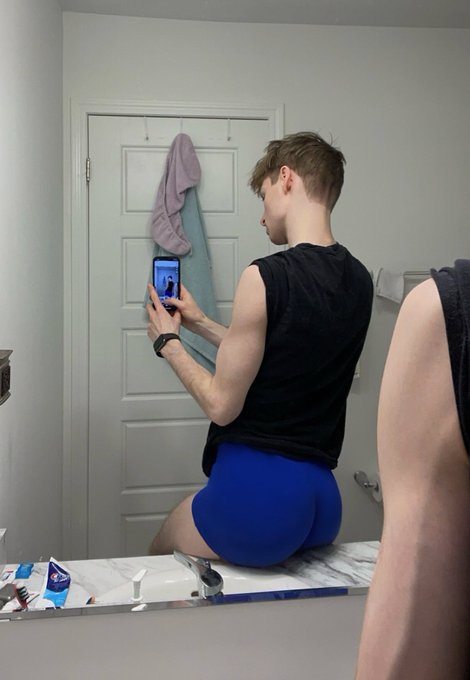 My gf liked this pic https://t.co/fTaRloKh3h