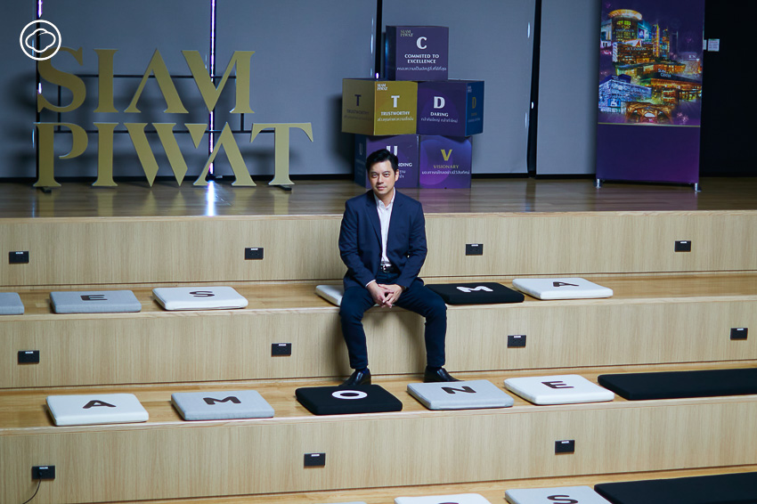 readthecloud's tweet image. ค้นเคล็ดลับวิชาดูแลใจพนักงานของ #SiamPiwat เจ้าของแบรนด์ห้างสรรพสินค้าชั้นนำของไทยที่ใช้แนวคิด #WorklifeIntegration สนับสนุนให้พนักงานให้สมดุลทั้งชีวิตและอาชีพ ทำให้ที่ทำงานมีชีวิต และการดูแลคนหลังเกิดวิกฤต #PeoplePassion readthecloud.co/work-life-inte…