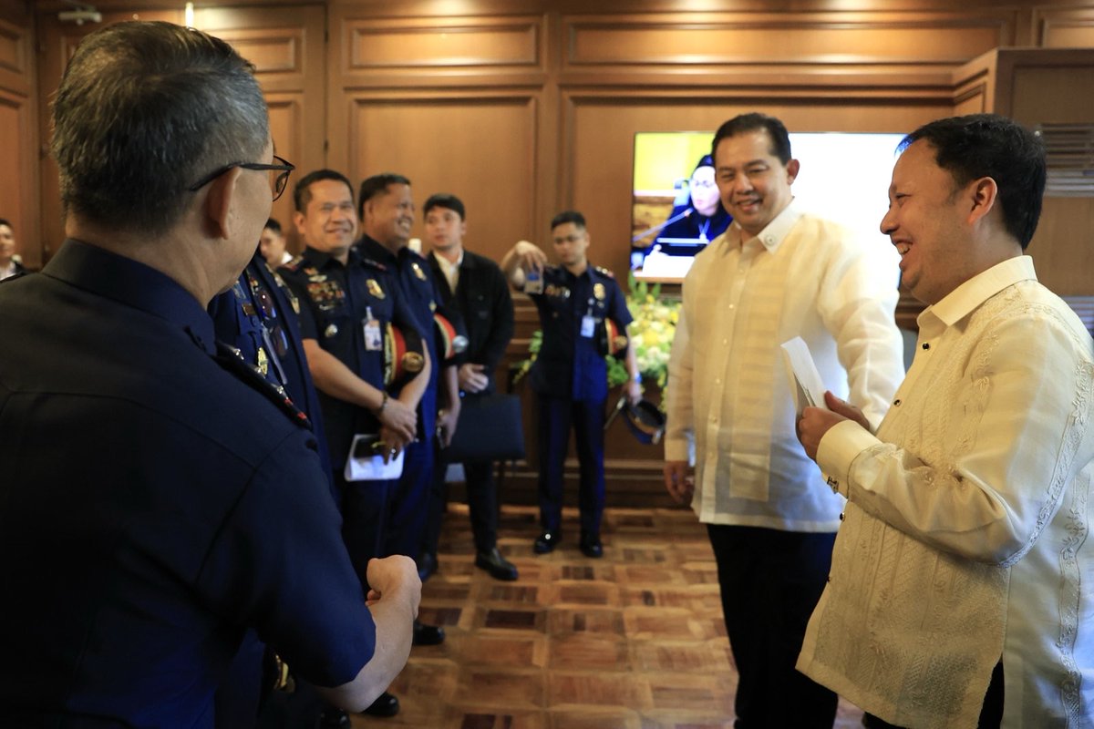 Manila Bulletin News tweet media