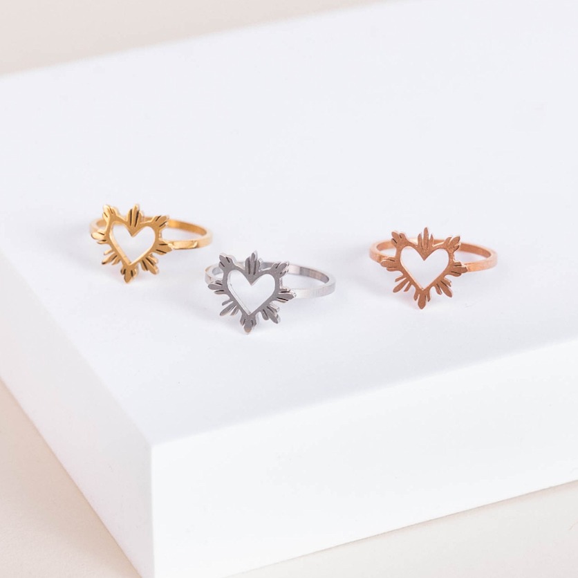 Radiant in every hue! 💍✨ Explore the spectrum of love with our heart sun rings, available in three captivating colors. 
sunkissedpinay.com/heart-philippi…
.
.
.
#filipina #filipinojewelry #filipino #heartjewelry #heartsun #filipinopride #filipinaandproud #FilipinoHeritage #PinoyFashion