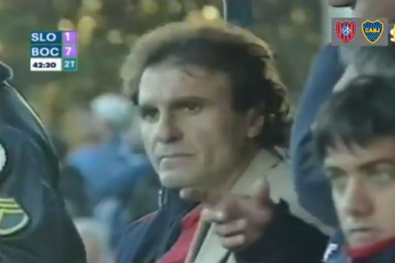 El tipo dirigió al único equipo que nos gana hasta poniendo a un empleado de seguridad de 9 y se comió 7 pero da consejos de cómo jugar un superclásico