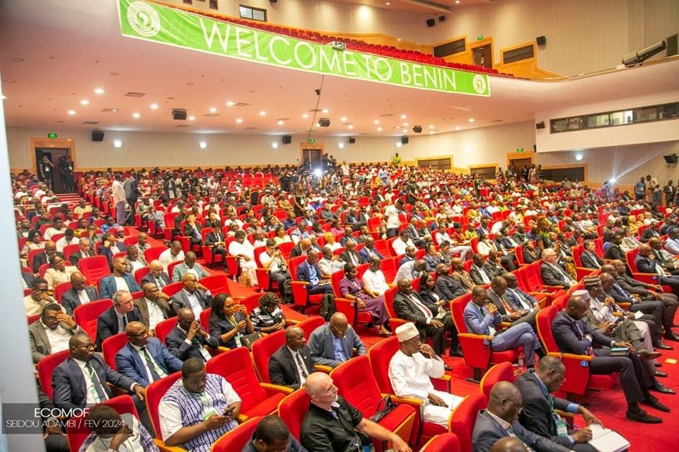 KossLogbo's tweet photo. Ouverte ce 22 février 2024, le forum @ECOMOF2024 a vu la présence de sponsors de grandes institutions financières et fut marquée par 03 allocutions dont celle du Ministre en charge des mines du Bénin, du Ministre d'État et de la présidente de la commission CEDEAO.

#Madame_Mine https://t.co/HrWkLmJlrj
