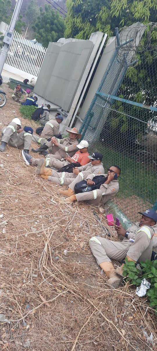 rcrestrepo22's tweet photo. #masacrelaboral por la empresa contratista #termotecnicacoindustriam en la ciudad de sant marta fuimos despedido más de 80 trabajadores sin justa causa hacemos un llamado al gobierno nacional @petrogustavo un S.O.S para la clase obrera de este país. @CaracolTV @WRadioColombia https://t.co/cGh2ne0gws