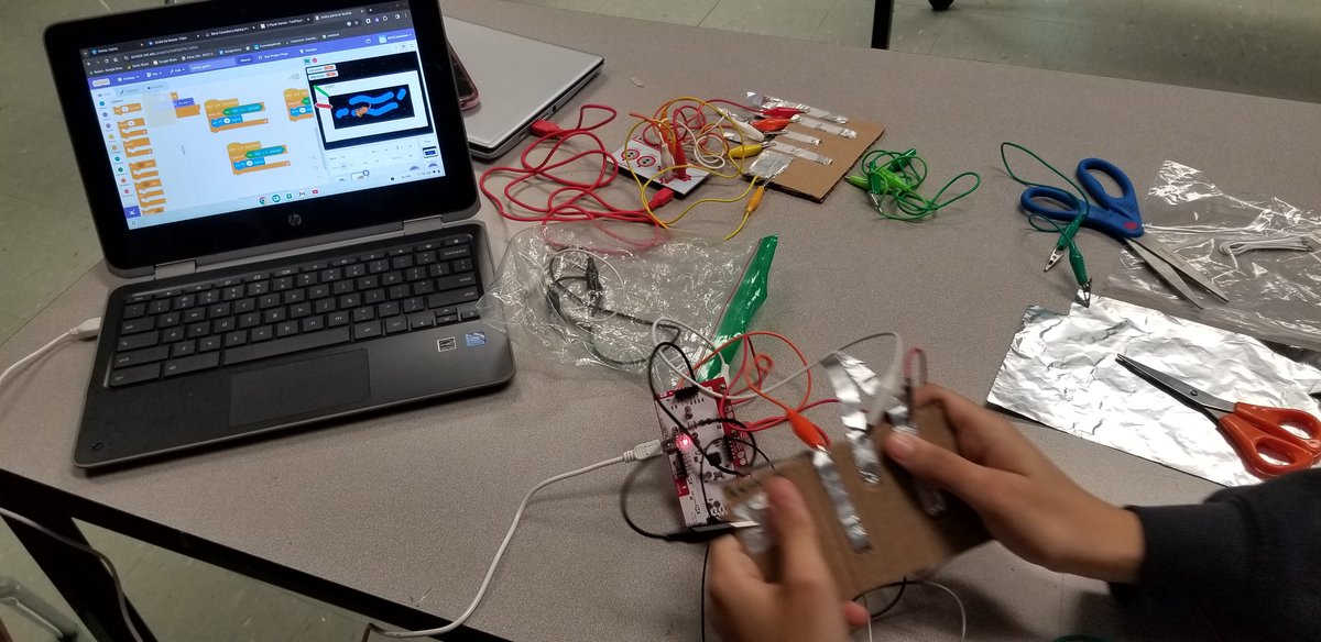 Wiring up our @makeymakey game controllers for our @scratch #coding game tournament @LisgarMS @PeelSchools @peel21st @ONLibraryAssoc @oslacouncil #makered @MrSchuermann #schoollibraryjoy
