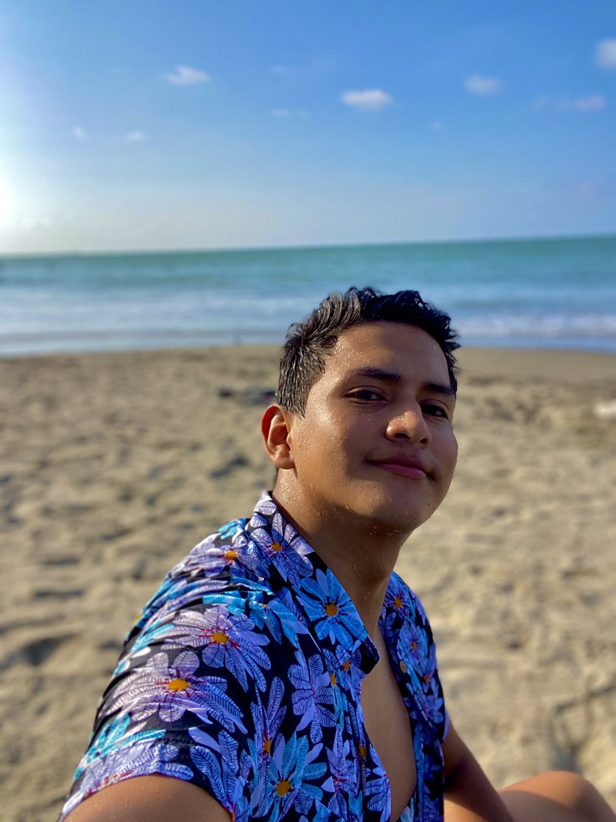 GeorgeZamoraV's tweet photo. Tamos feliz🏖️ https://t.co/JLD3FGQzfu