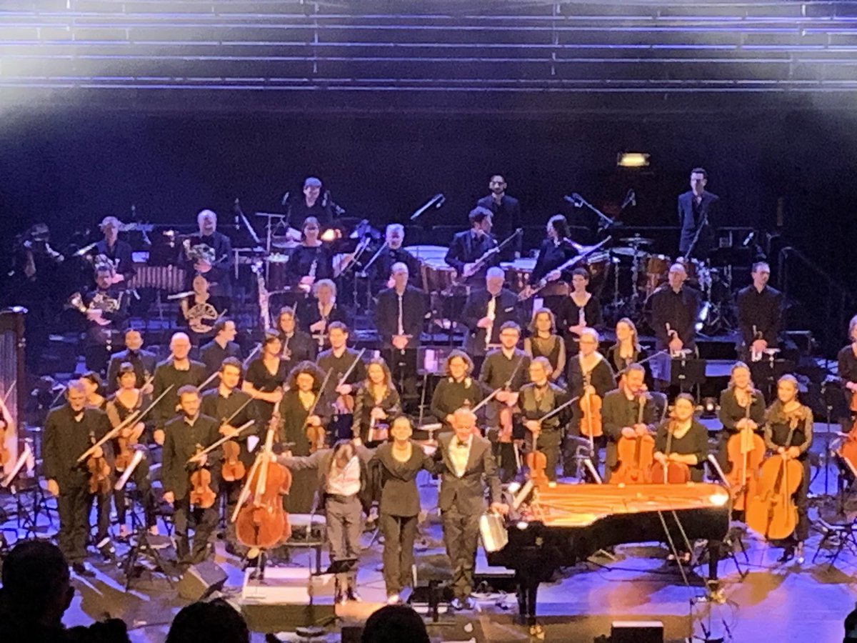 dorobertrand's tweet photo. Merci @GautierCapucon pour ce magnifique concert dans cette salle mythique de l’Olympia ! 
Le public ne s’est pas trompé de destination ce soir ! 😉
Coup de ♥️ pour les feuilles mortes 💔 et les retrouvailles de l’avant 😊 et l’après concert 🎶 ! https://t.co/toZ7kIUgis