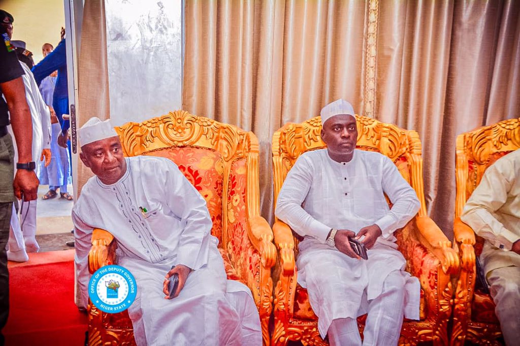 Gideech's tweet photo. The Commissioner Homeland Security Niger State, Hon. Bello Muhammad Abdullahi was part of the Niger State delegation that attend  the funeral of Late Alh. Nuhu Musa mni. Wazirin Galadima Kogo who is a former permanent secretary and Commissioner of Lands Niger State. https://t.co/D819vfFGaz