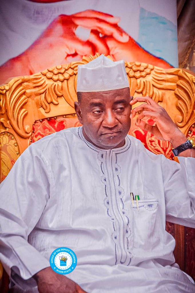 Gideech's tweet photo. The Commissioner Homeland Security Niger State, Hon. Bello Muhammad Abdullahi was part of the Niger State delegation that attend  the funeral of Late Alh. Nuhu Musa mni. Wazirin Galadima Kogo who is a former permanent secretary and Commissioner of Lands Niger State. https://t.co/D819vfFGaz