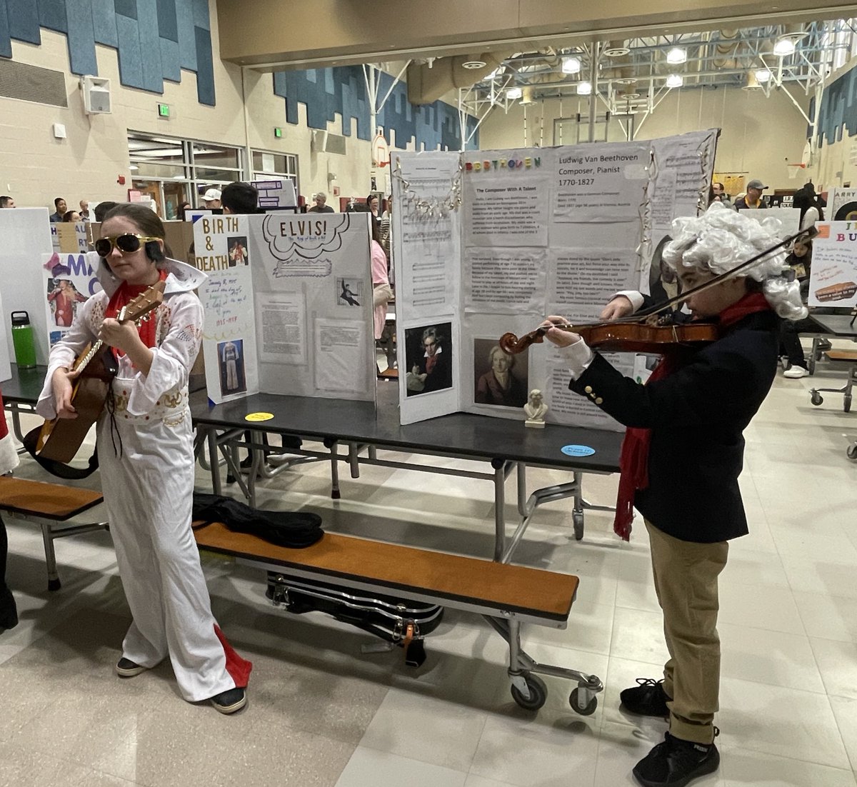 Mrs. Brond tweet media