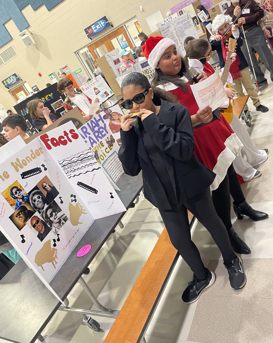 Mrs. Brond tweet media