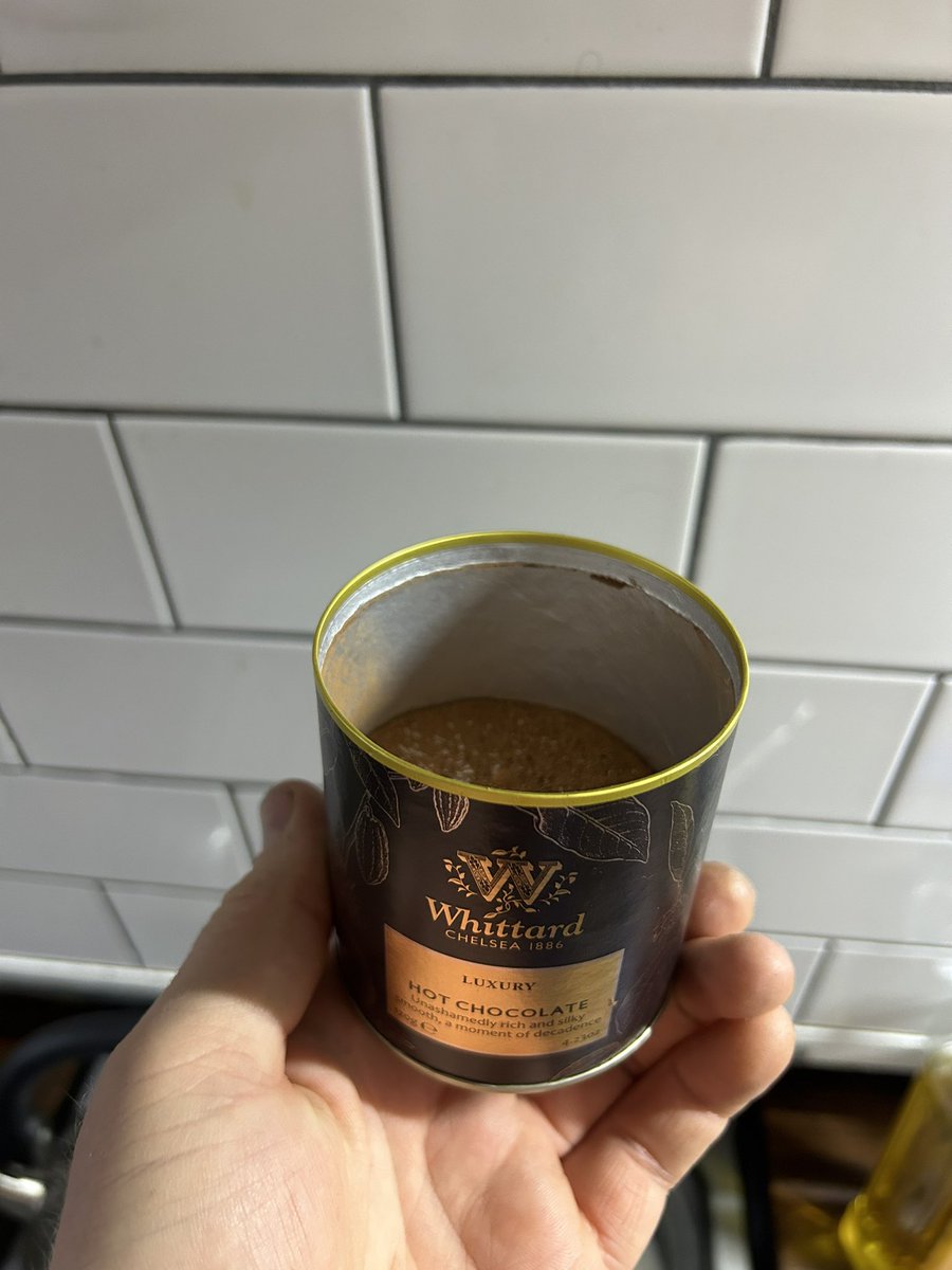 CuttingEdge2005's tweet photo. Beware of @whittarduk this brand new pot of hot chocolate is surely a joke. Barely half full 😞😞 https://t.co/3HRh0RFjRb