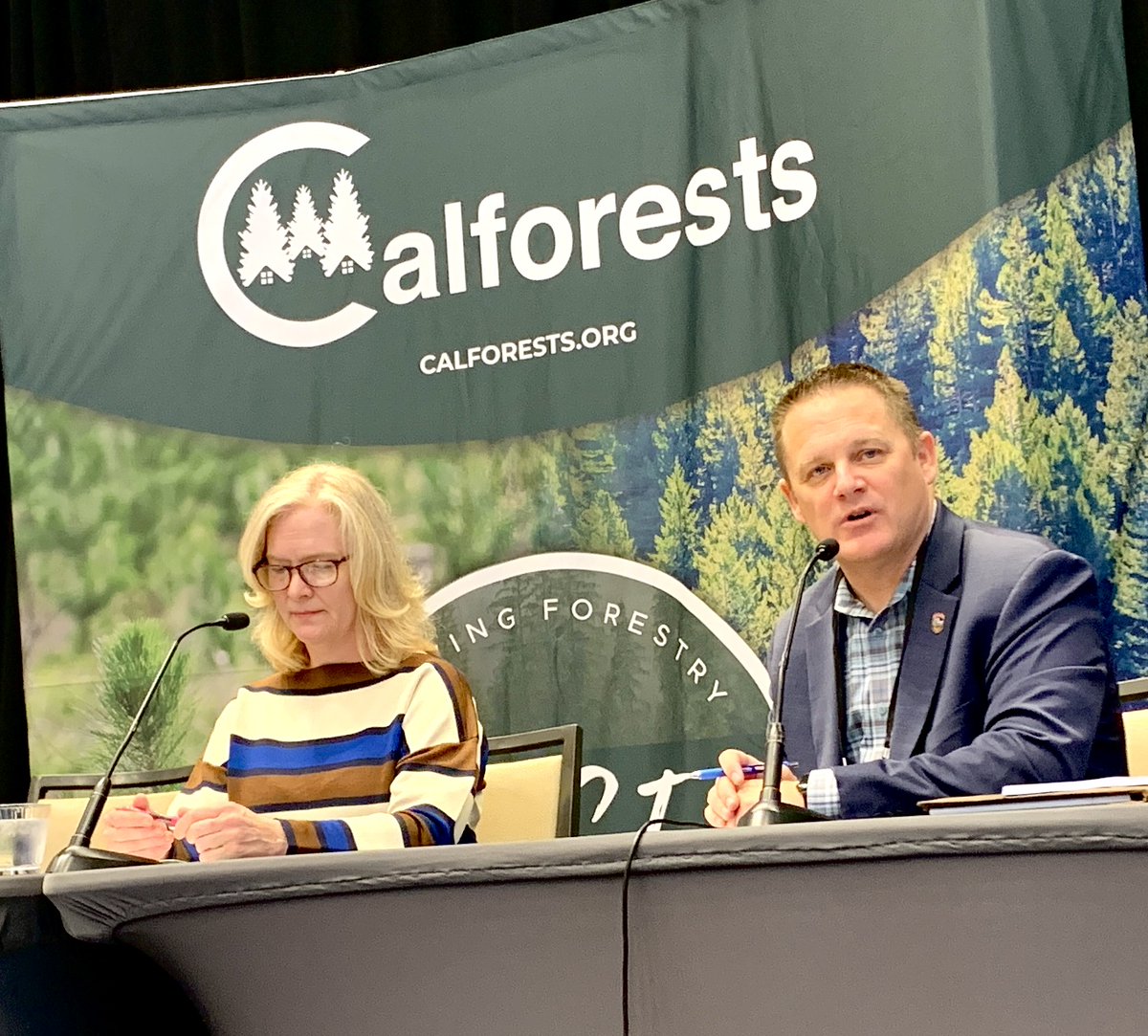 Today, my @usfs_r5 colleague Jennifer Eberlien and I kicked off the @CalForests Conference with a Q & A about the outlook for our state’s forests. We covered wildfire response, fuels reduction, new tools, and the workforce development needed for progress. @CAL_FIRE