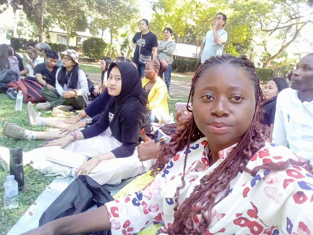 MirianeKizimini's tweet photo. Entrain de penser aux #attentes de la communauté, les jeunes, les #femmes, les peuples #autochtones et tous ceux qui nous soutiennent. Notre vie , une responsabilité. l'Université de Chang Mai avec nos paires #jeunes #leaders. Merci @IFAD @ILCAfrique , #CODELT @Yilaa @Fatshi20 https://t.co/IVVNIiuGx5
