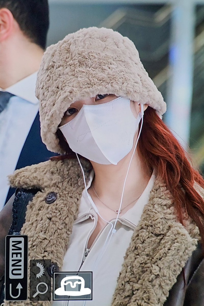 chaehyun_bby's tweet photo. like… this is ONE kim chaehyun https://t.co/75wKn3HiCj