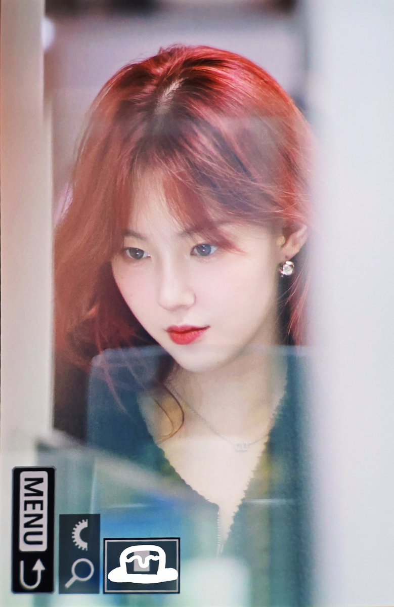 chaehyun_bby's tweet photo. like… this is ONE kim chaehyun https://t.co/75wKn3HiCj