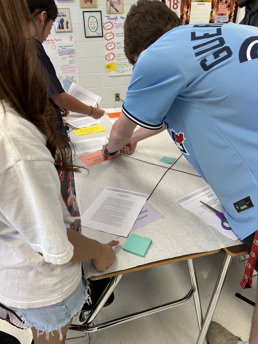 MsBMiddleton's tweet photo. Investigating connections between our Stimulus Materials today #apseminar @NISDBrandeis 🕵🏼‍♀️🕵🏽‍♂️ https://t.co/qMLZj55WKo