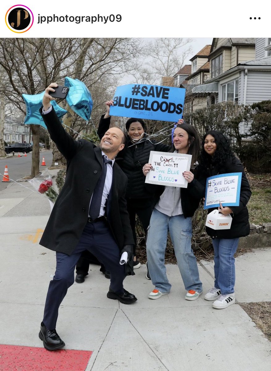 SaveBlueBloods's tweet photo. #SaveBlueBloods is not just a hashtag it’s a movement!!  Loved seeing this photo from location today our hearts could not be happier 💙

@cbs @CBSTweet @CBSTVStudios @paramountplus @BlueBloods_CBS @CBSNews @CBSMornings @CBSSunday 

Photo: Jose Perez / Getty Images https://t.co/dgHddaA51f