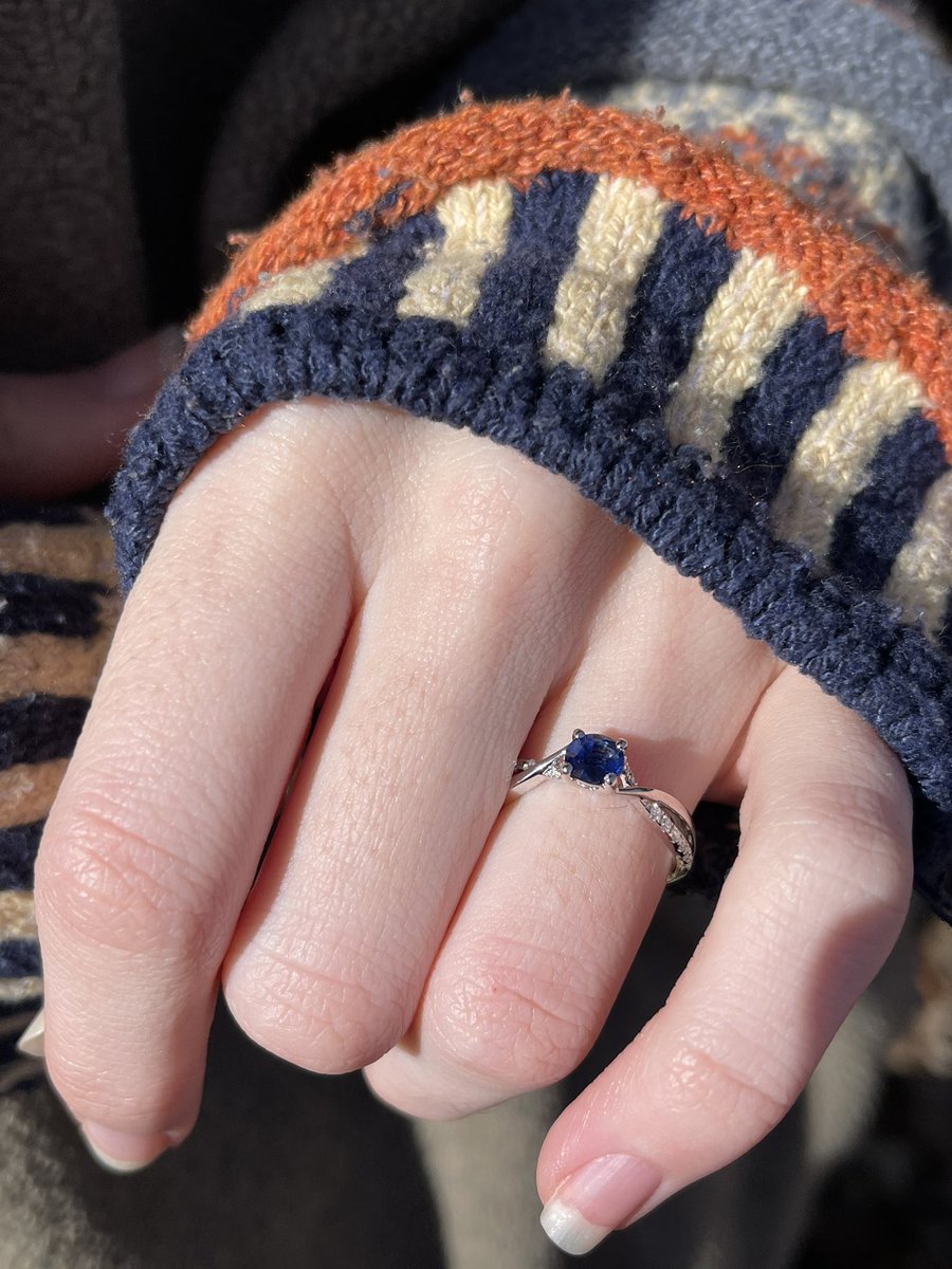 OwengeJuiceTV's tweet photo. Hi guys! Big news!
Fiancé :) https://t.co/t2A7Fk5b4z