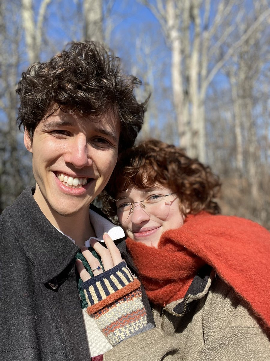 Hi guys! Big news!
Fiancé :)