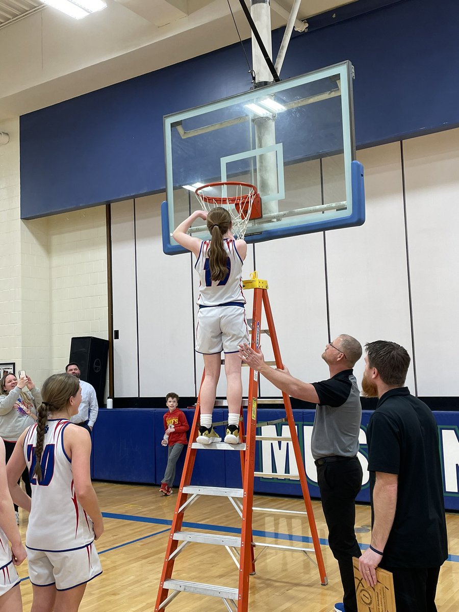 KirnAthletics's tweet photo. It is a great day to be a Lynx! https://t.co/6VyymHXZQe
