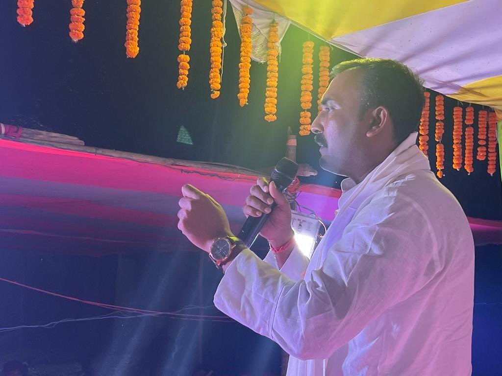 rohits___'s tweet photo. बड़े भाई सह अमनौर के लोकप्रिय माननीय विधायक एवं पटेल छात्रावास निर्माण ट्रस्ट के अध्यक्ष @mantusinghmla  जी को जन्मदिन की हार्दिक बधाई एवं शुभकामनाएं l आपके स्वस्थ व दीर्घायु उम्र की कामना करता हूं l #HappyBirthday https://t.co/l2B1478SXq